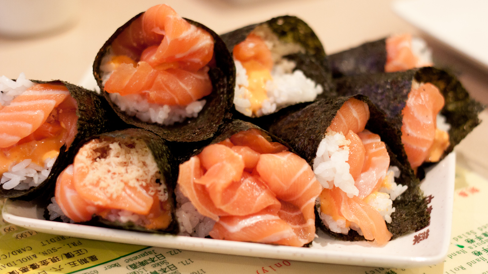 Mmm… spicy salmon hand roll